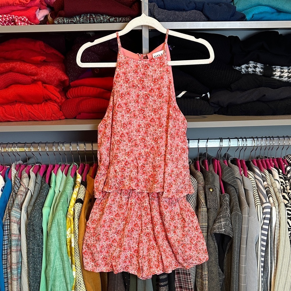 Gilli pink/red floral sleeveless back keyhole tie 2 pocket romper size XSP